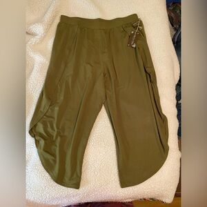 Matilda Jane olive colored size large capris.   NWT